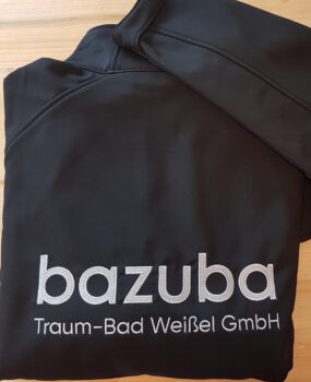Bestickte Arbeitsjacke mit Firmenlogo