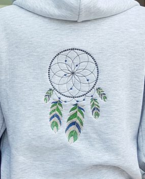 Hoodie mit gesticktem Traumfänger-Motiv